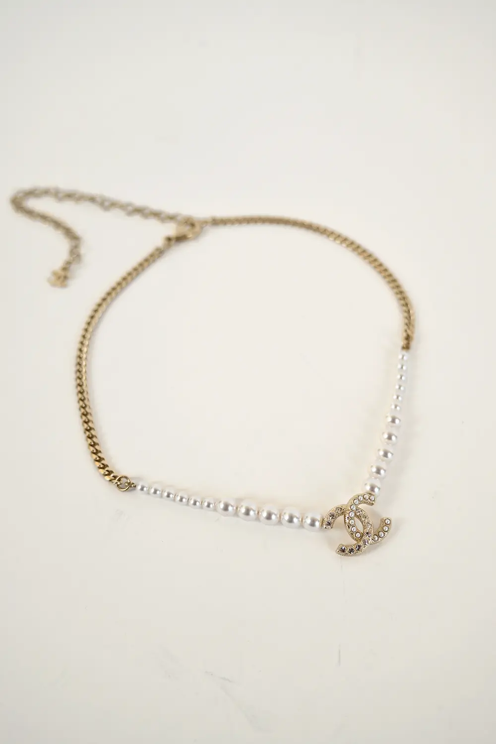 Chanel CC Pearl Choker A22 K