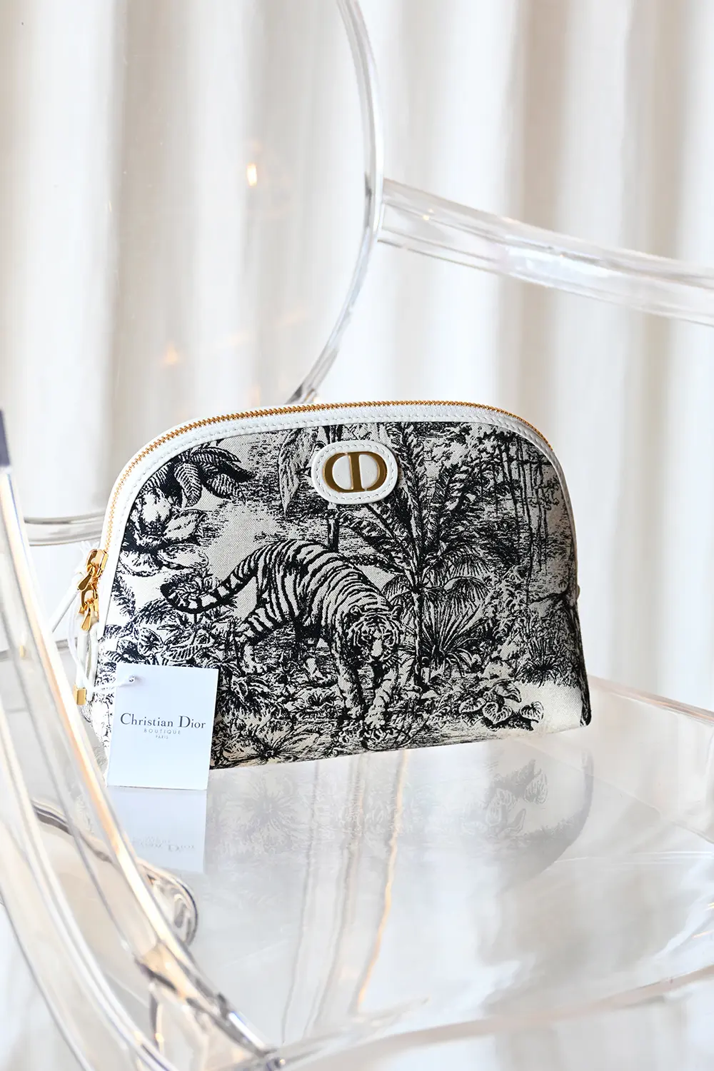 Dior 30 Montaigne Large beauty pouch