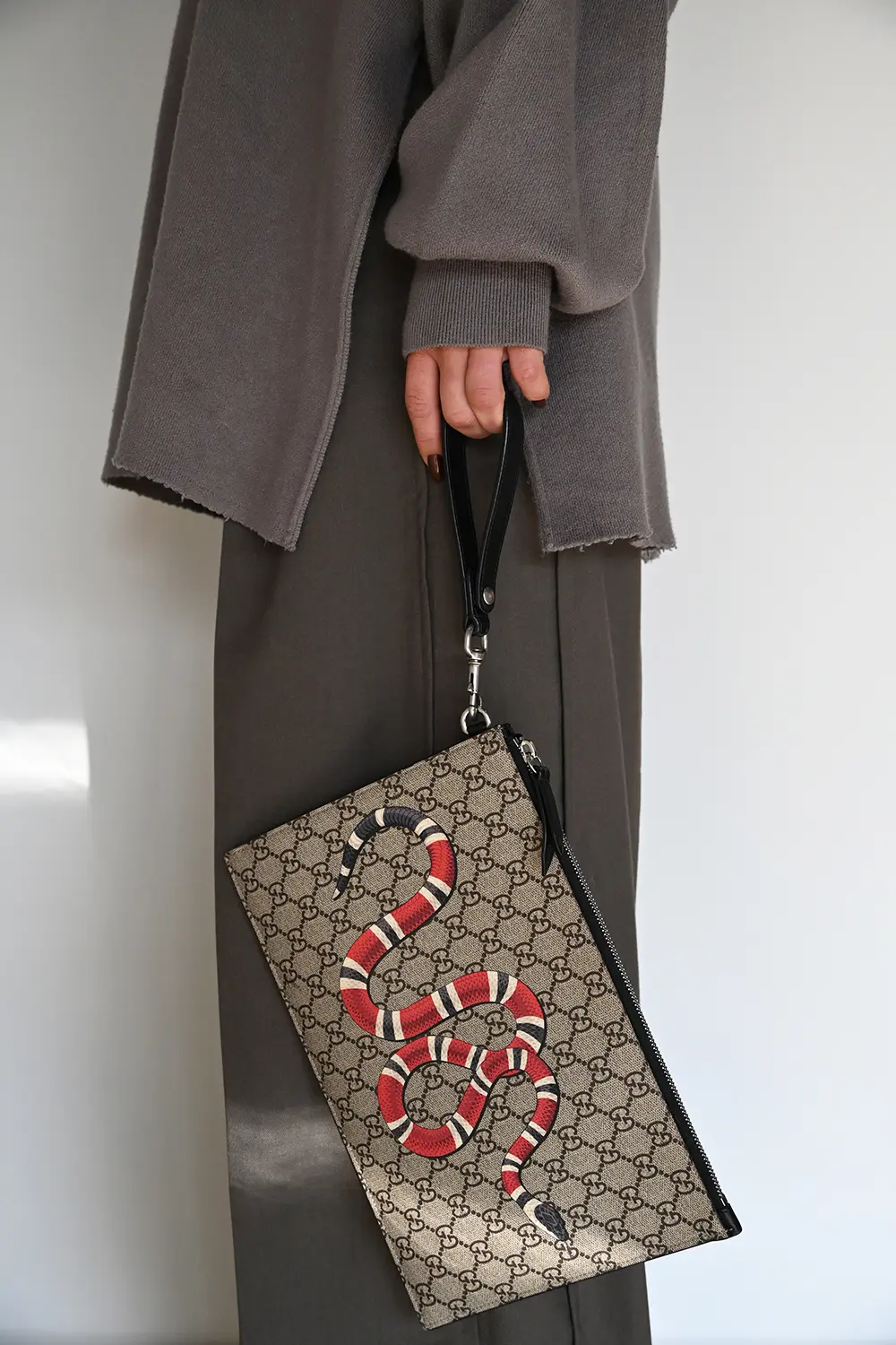 Gucci GG Supreme Pouch
