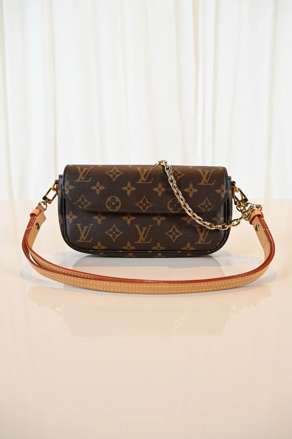 Louis Vuitton Ivy Wallet On Chain