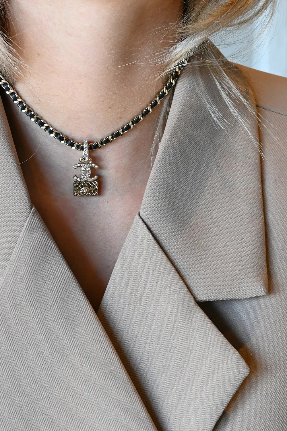 Chanel CC bag pendant necklace A23 P