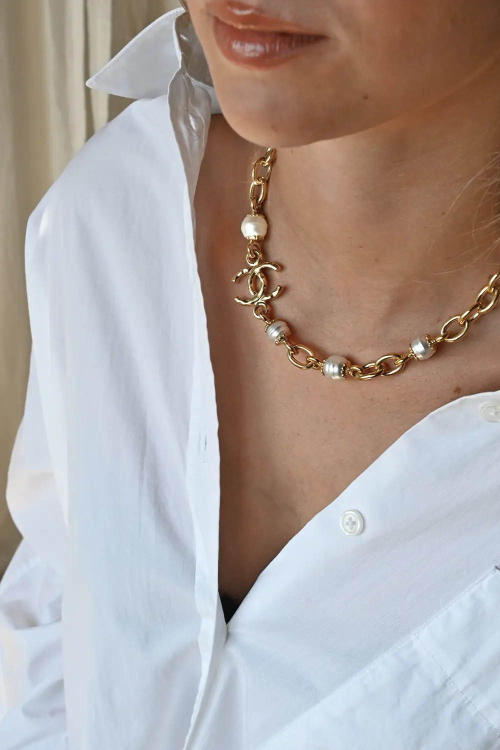 Chanel CC pearl choker A23 A