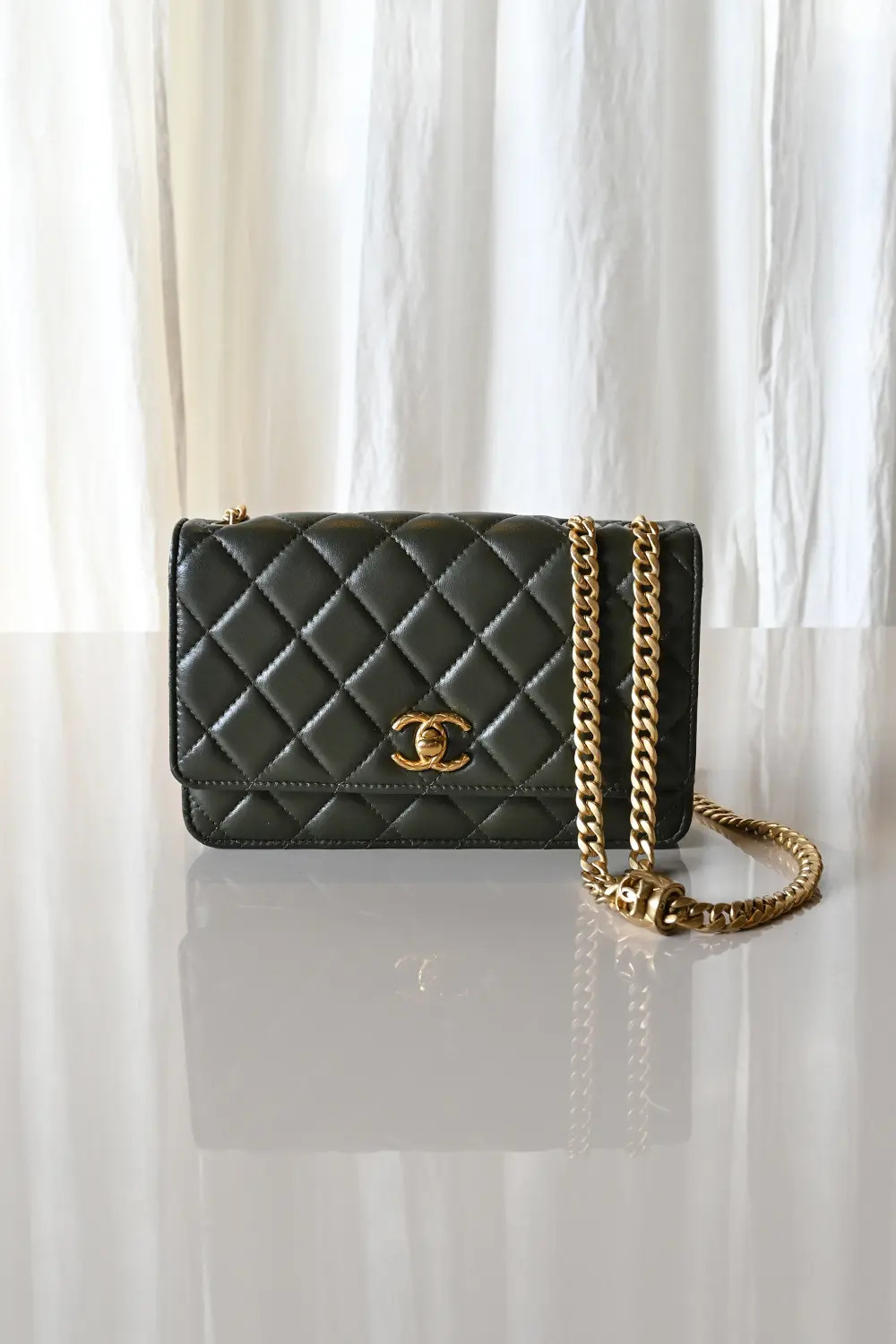 Chanel Wallet on Chain Pearl crush
