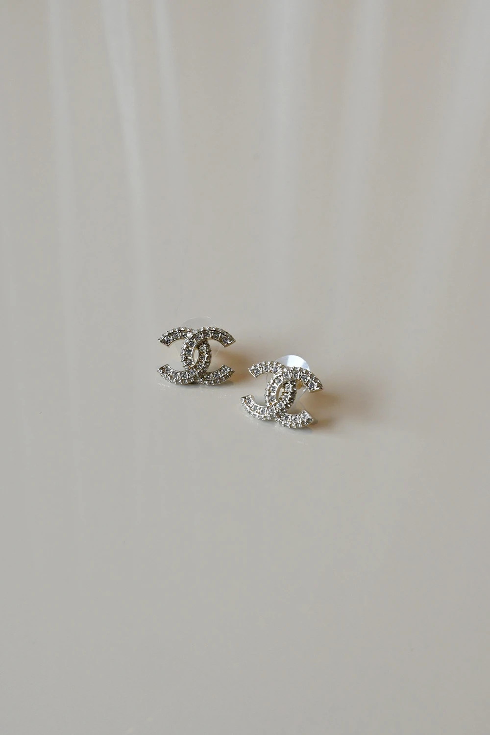 Chanel CC crystal earrings A25 V
